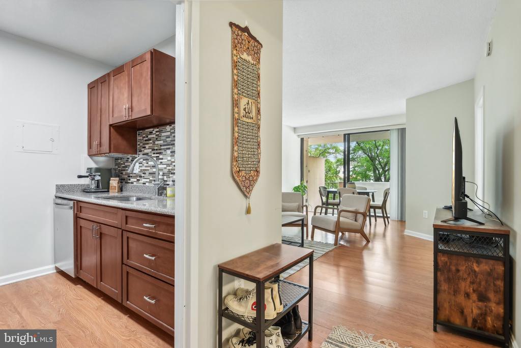 4141 N HENDERSON ROAD 221