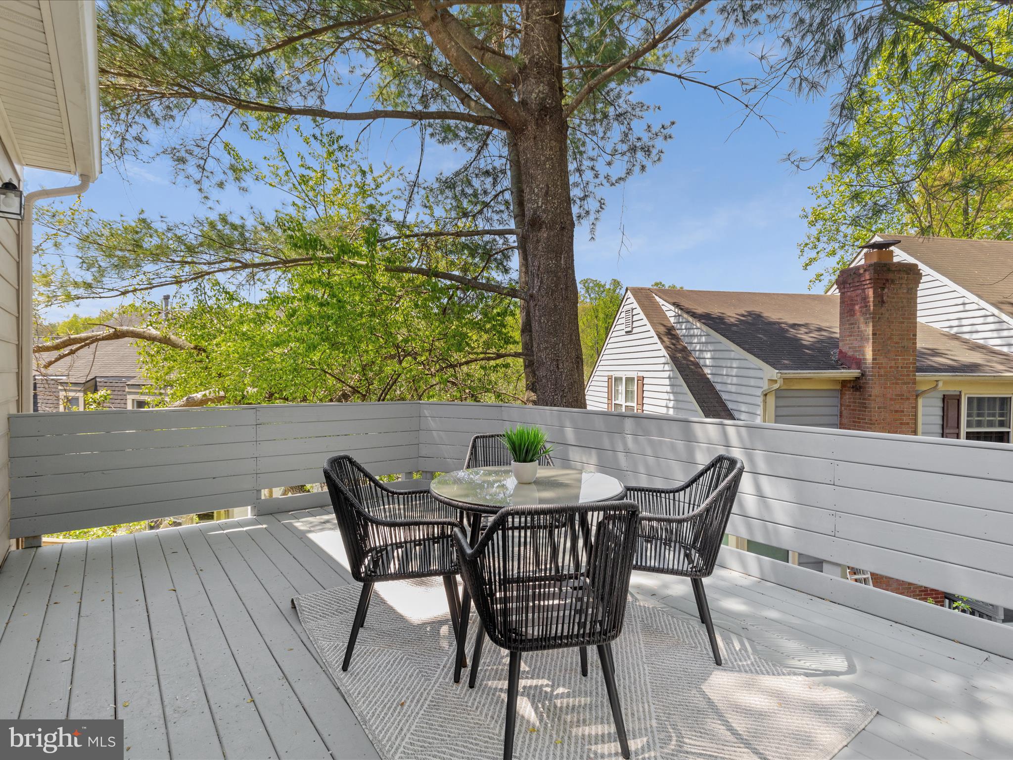 6054 WOODEDGE COURT