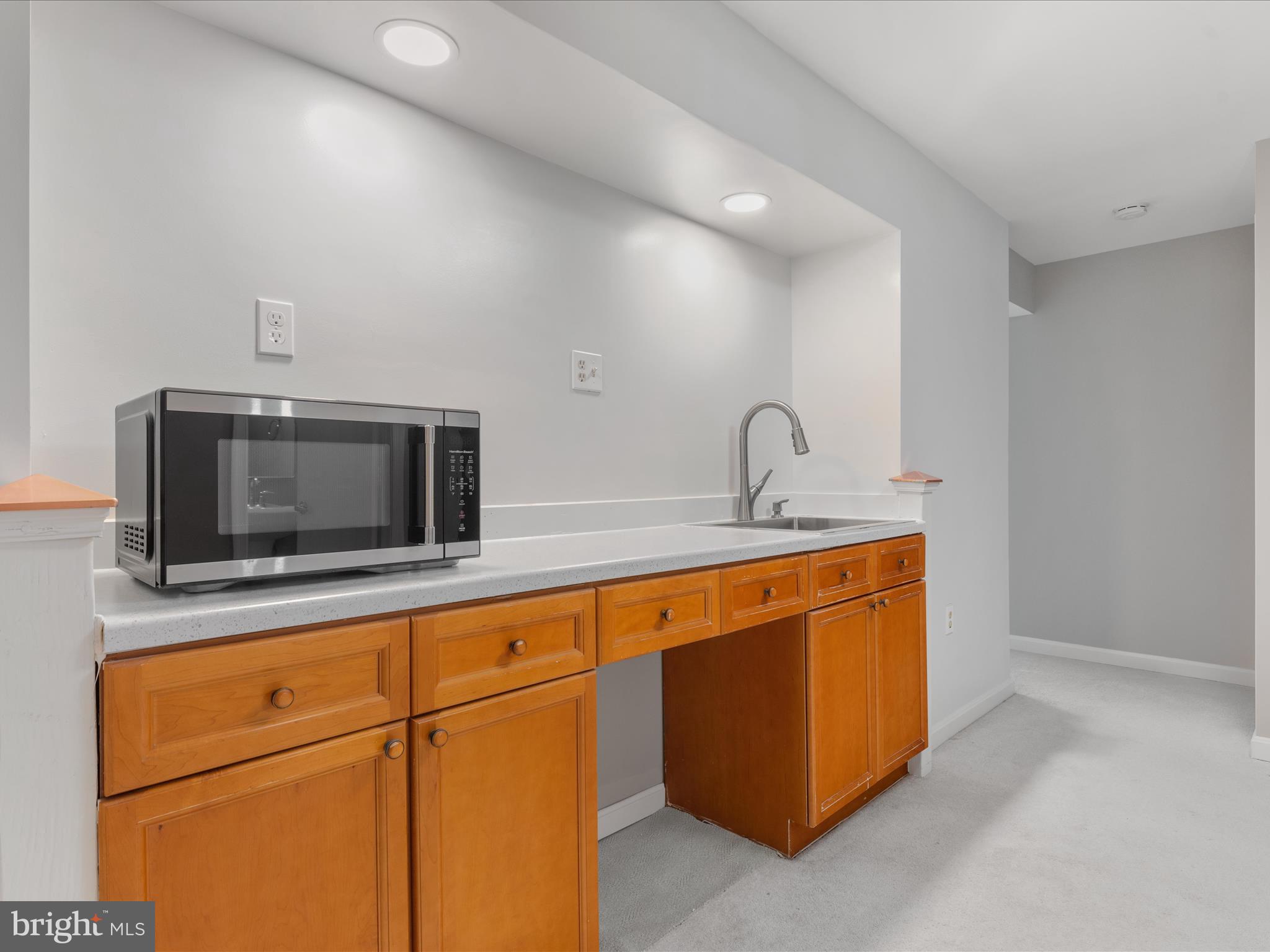 6054 WOODEDGE COURT