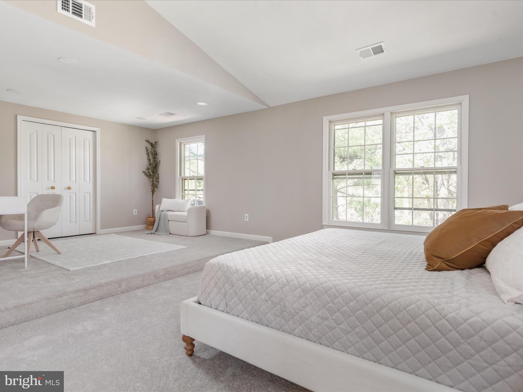 6054 WOODEDGE COURT