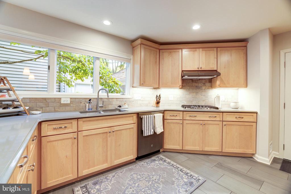 1591 REGATTA LANE