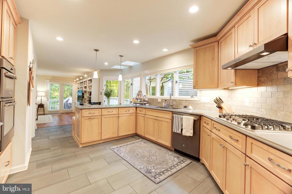 1591 REGATTA LANE