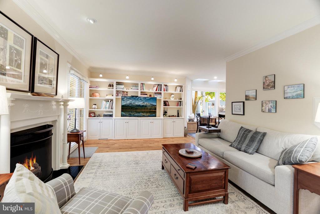 1591 REGATTA LANE