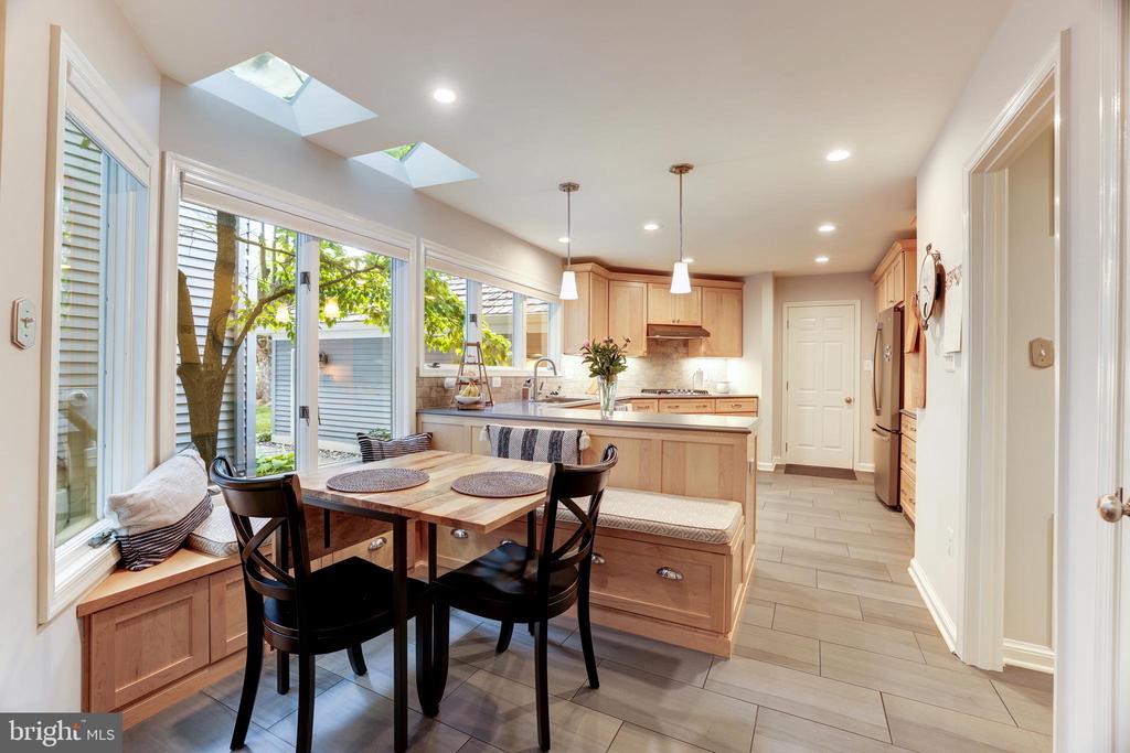 1591 REGATTA LANE
