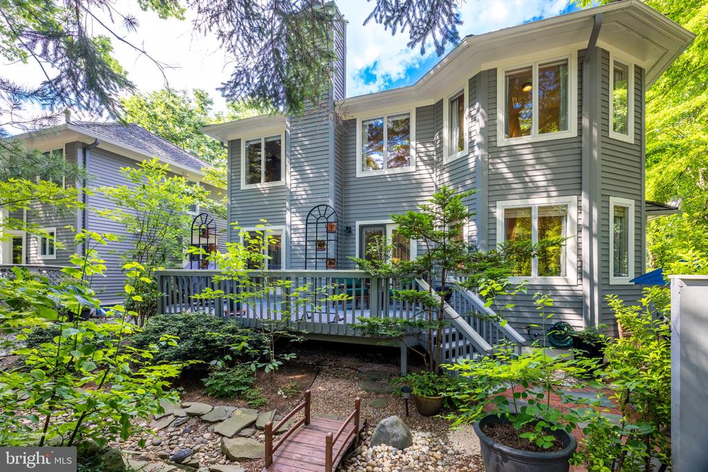 1591 REGATTA LANE