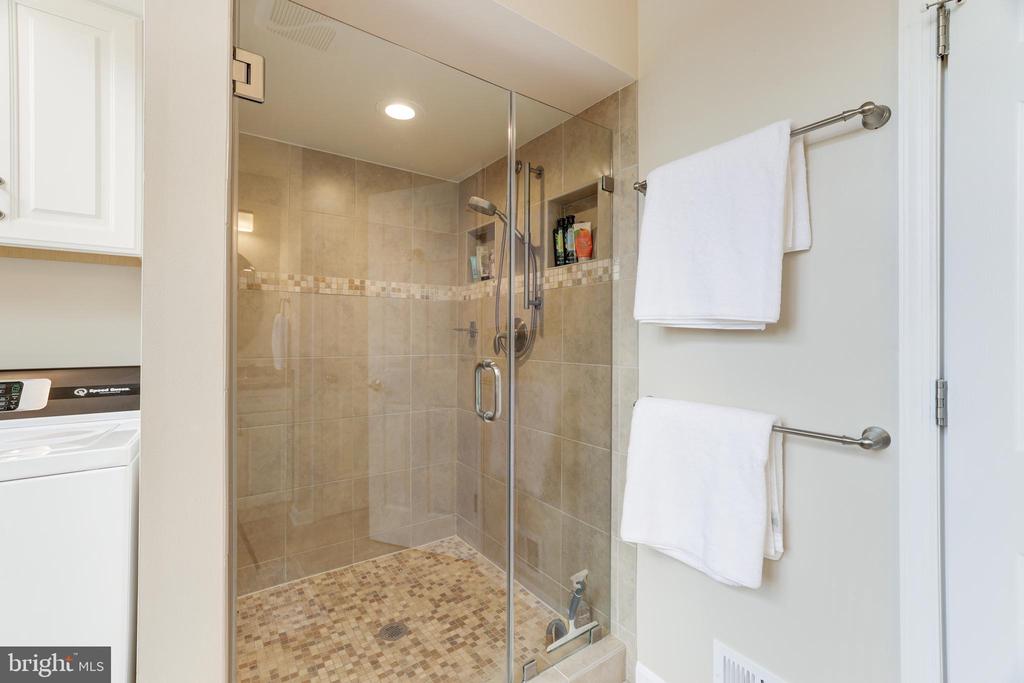 1591 REGATTA LANE