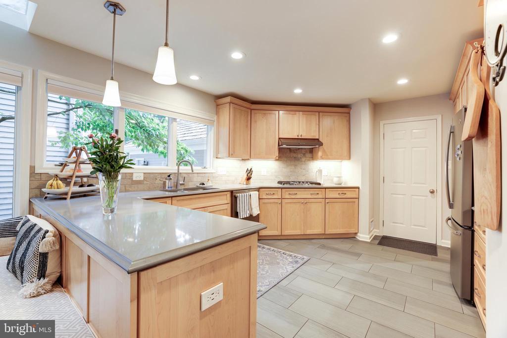 1591 REGATTA LANE
