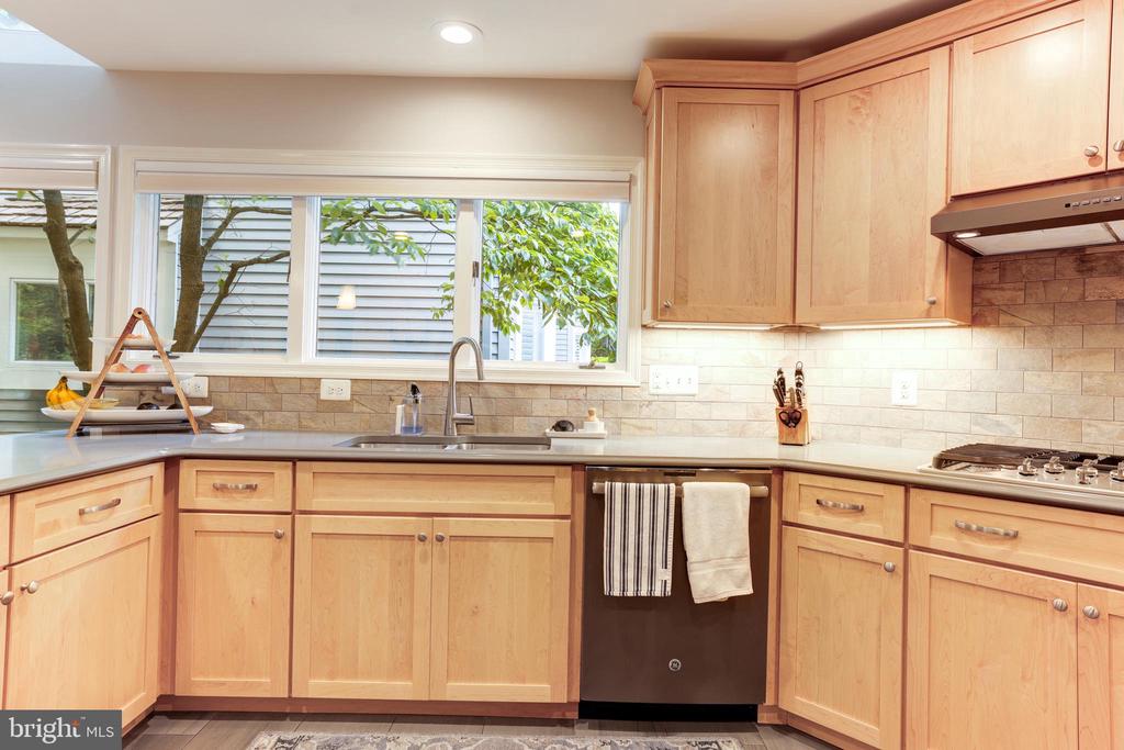 1591 REGATTA LANE