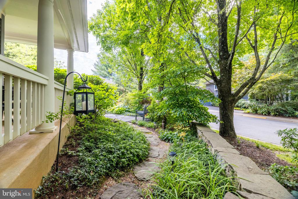 1591 REGATTA LANE