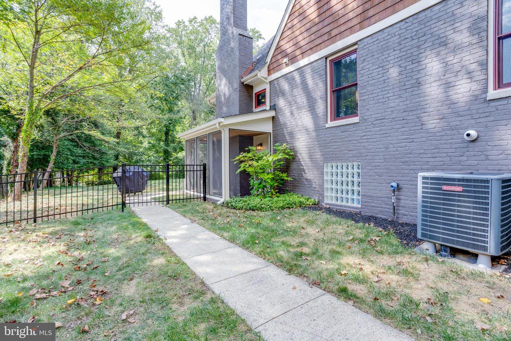 3912 MILLCREEK DRIVE