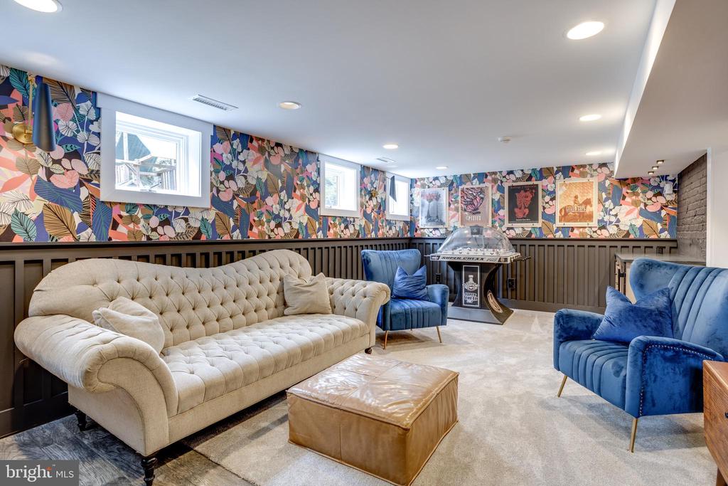 3912 MILLCREEK DRIVE