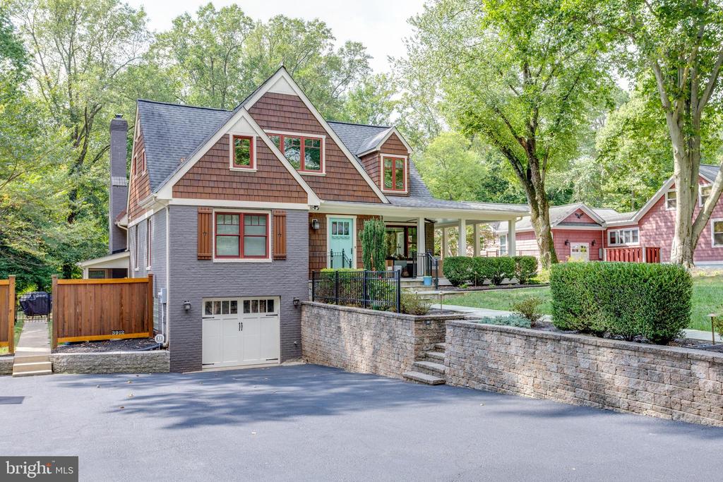 3912 MILLCREEK DRIVE