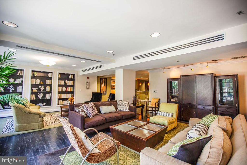 485 HARBOR SIDE STREET 806