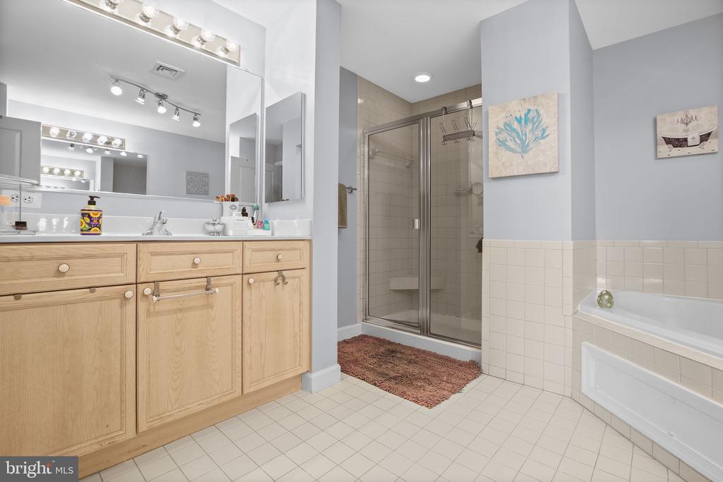 485 HARBOR SIDE STREET 806