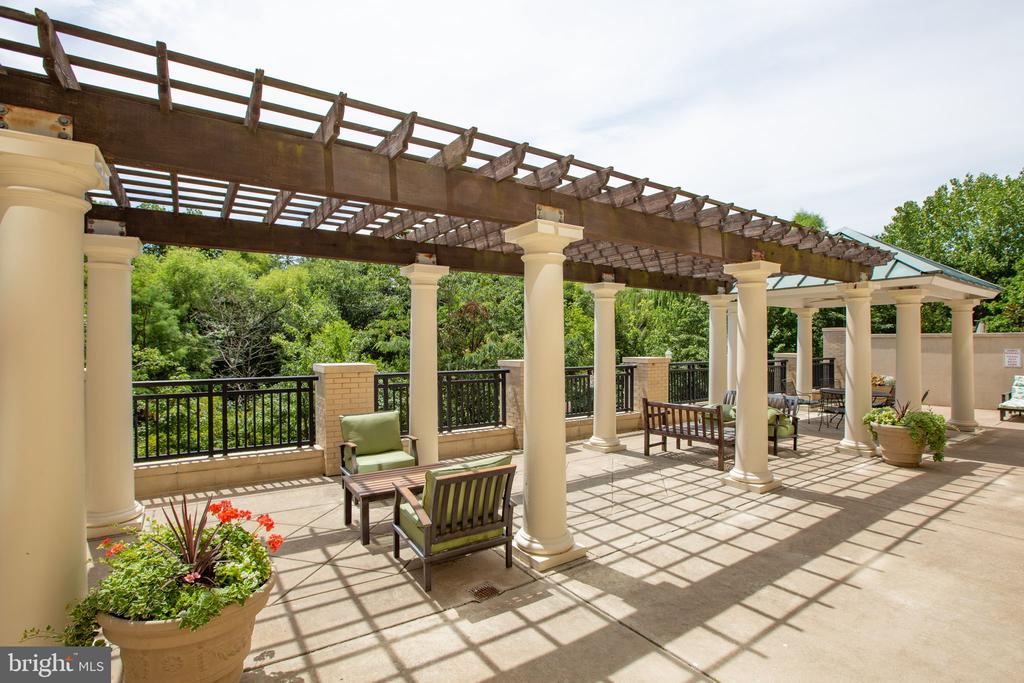 485 HARBOR SIDE STREET 806