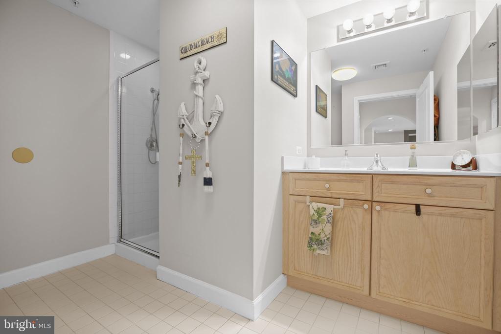 485 HARBOR SIDE STREET 806