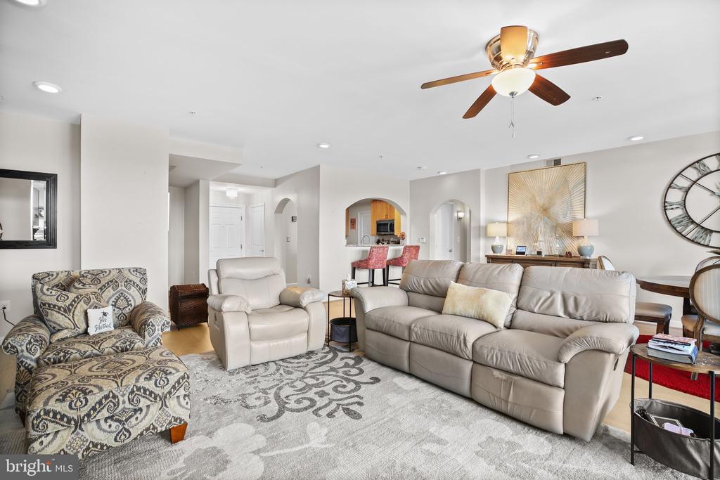 485 HARBOR SIDE STREET 806