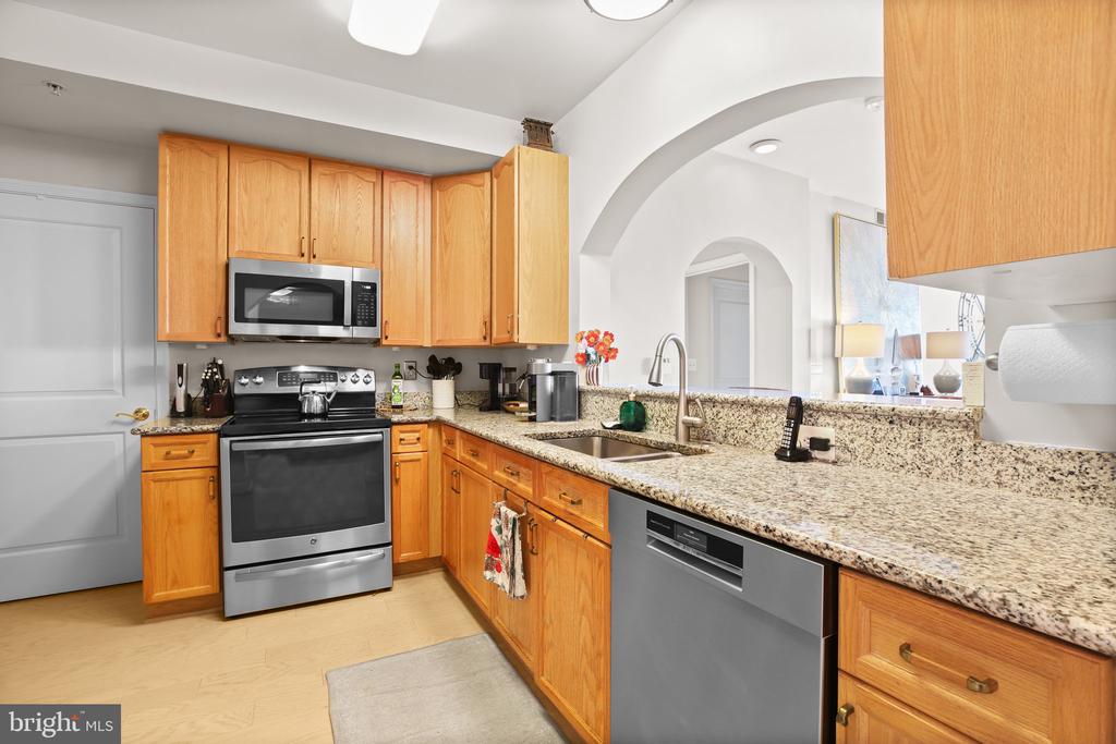 485 HARBOR SIDE STREET 806