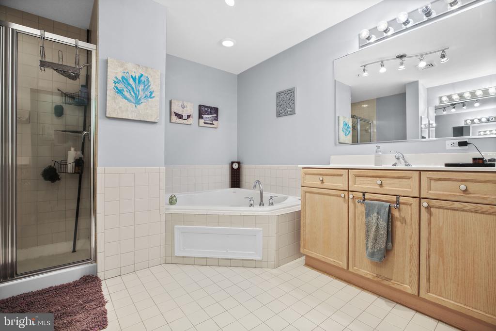 485 HARBOR SIDE STREET 806