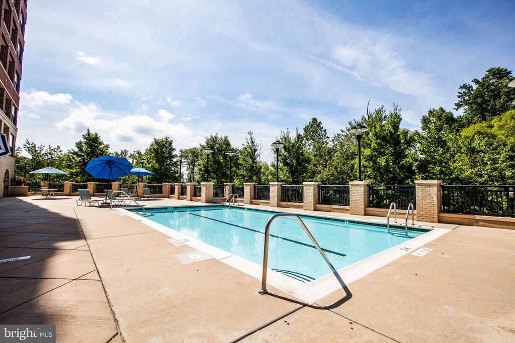 485 HARBOR SIDE STREET 806