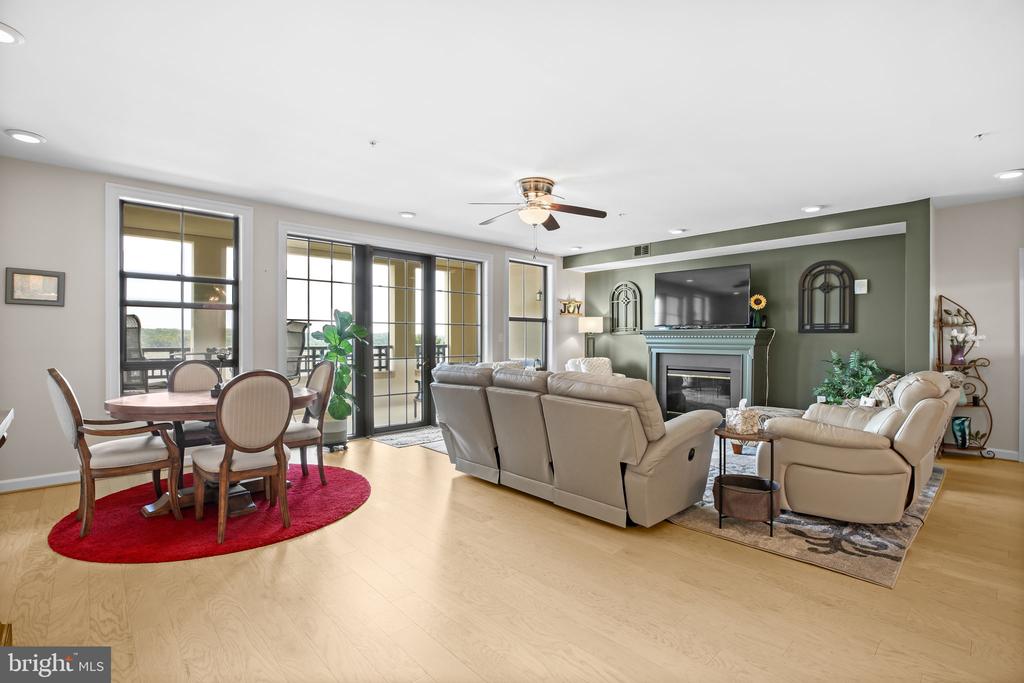 485 HARBOR SIDE STREET 806