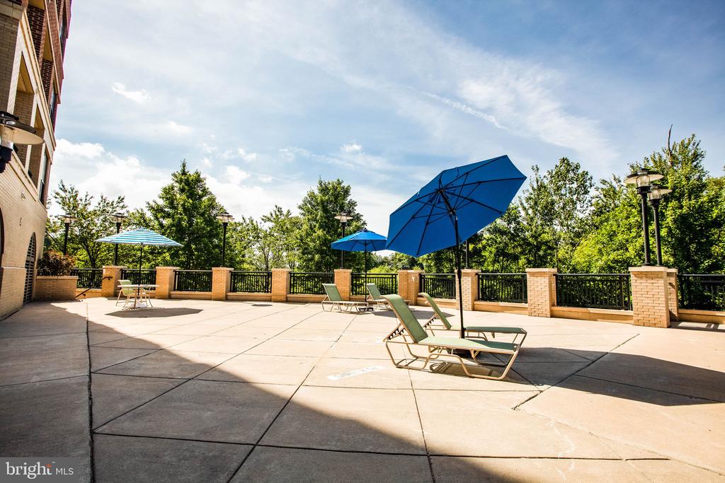 485 HARBOR SIDE STREET 806