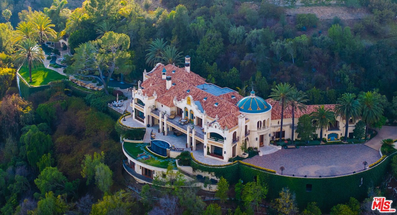 10066 Cielo Dr