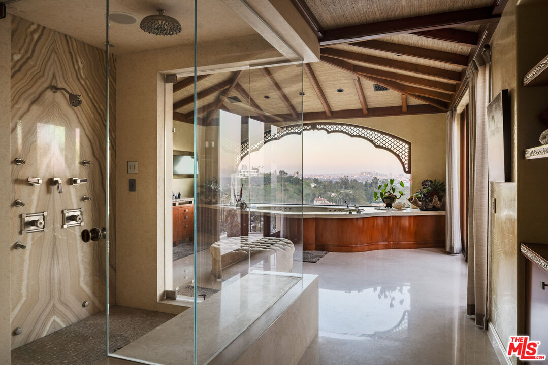 10066 Cielo Dr