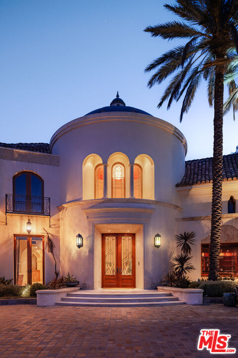 10066 Cielo Dr