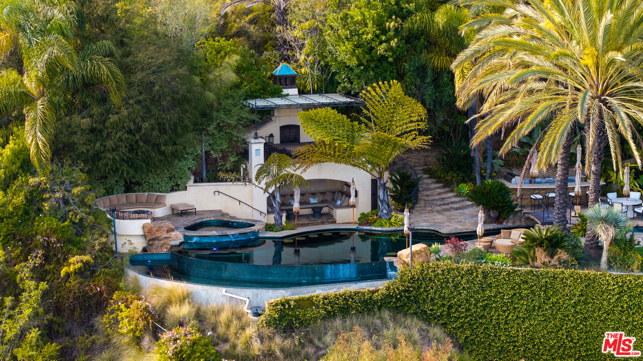 10066 Cielo Dr