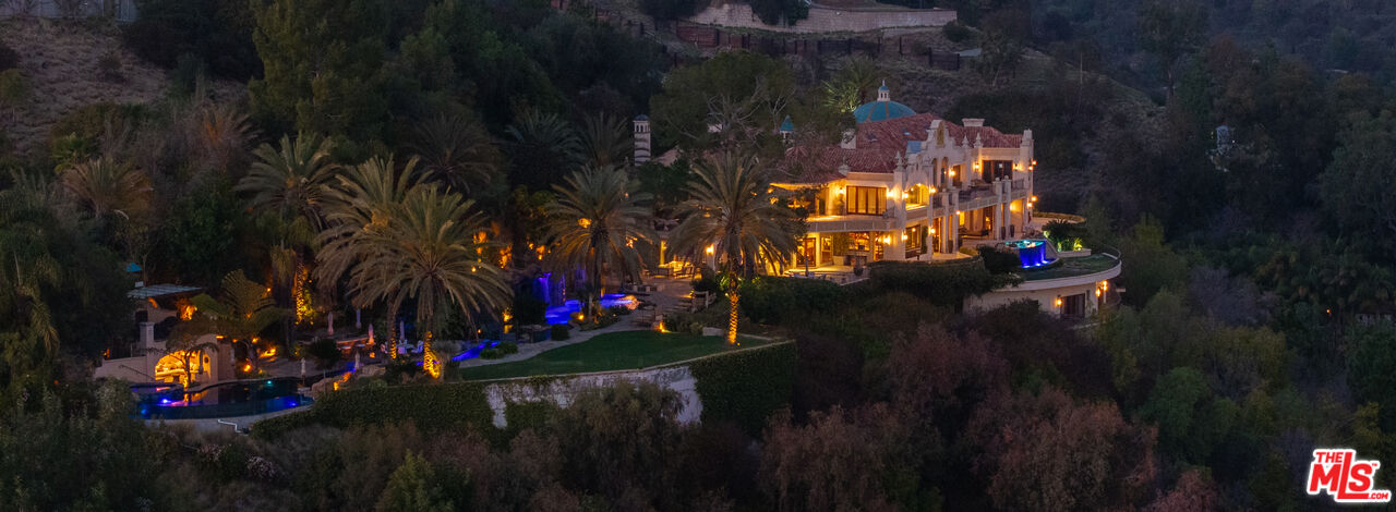 10066 Cielo Dr