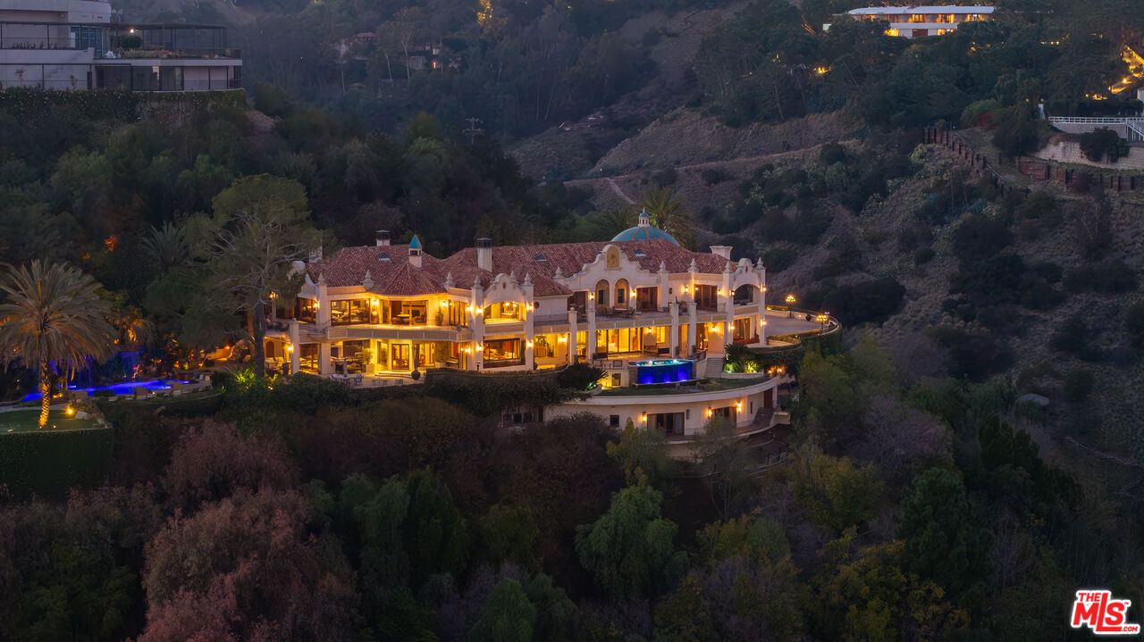 10066 Cielo Dr