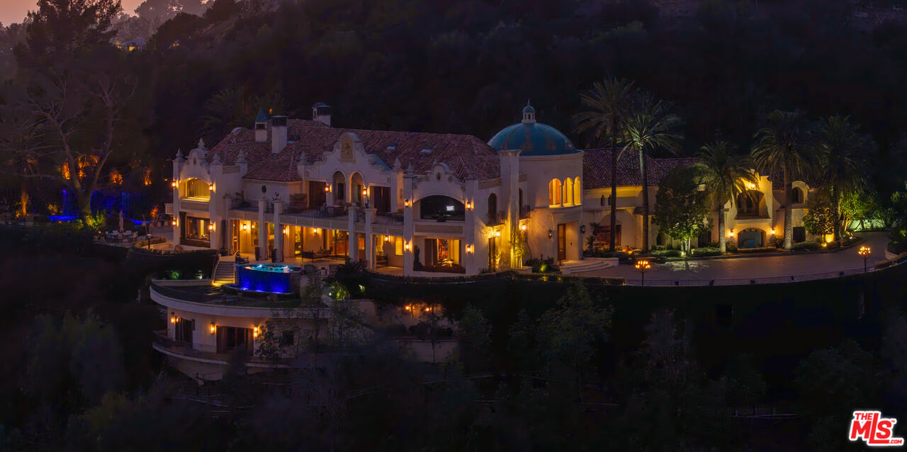 10066 Cielo Dr