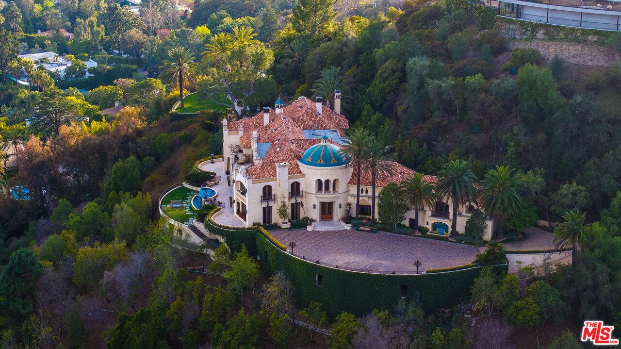 10066 Cielo Dr