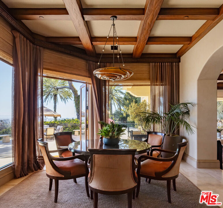 10066 Cielo Dr