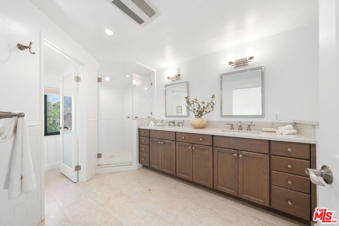 1663 Michael Ln