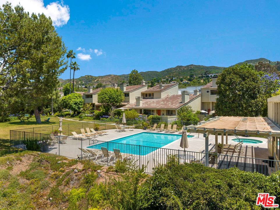 1663 Michael Ln