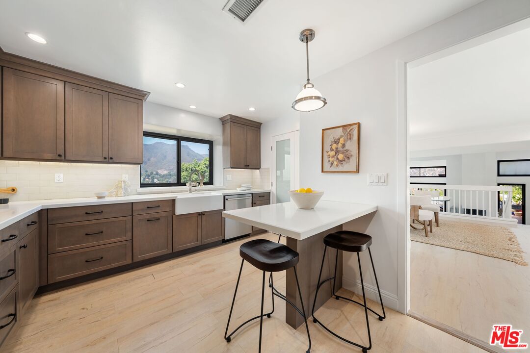 1663 Michael Ln
