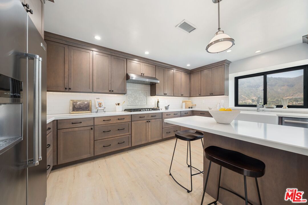 1663 Michael Ln