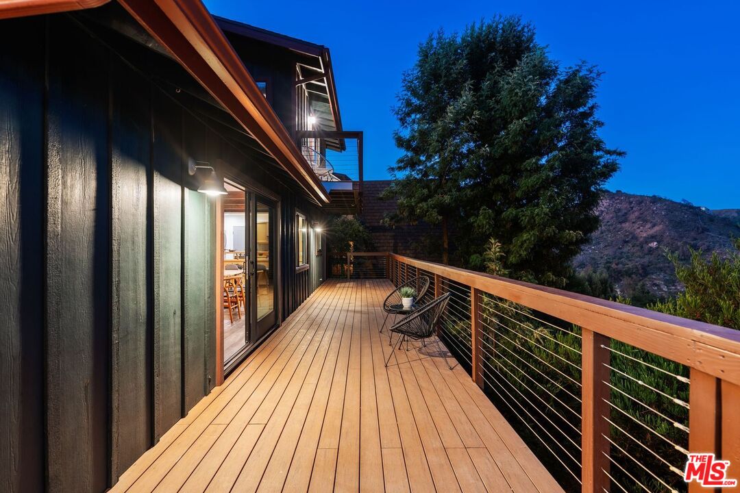 19806 Valley View Dr