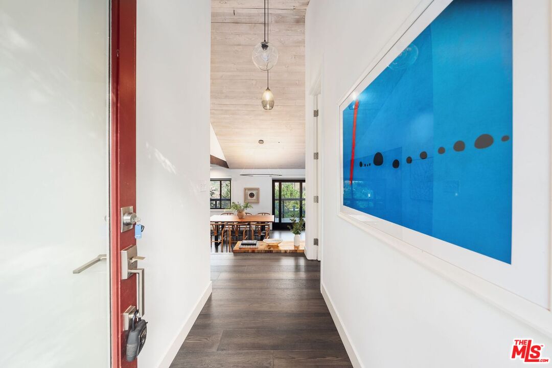 19806 Valley View Dr