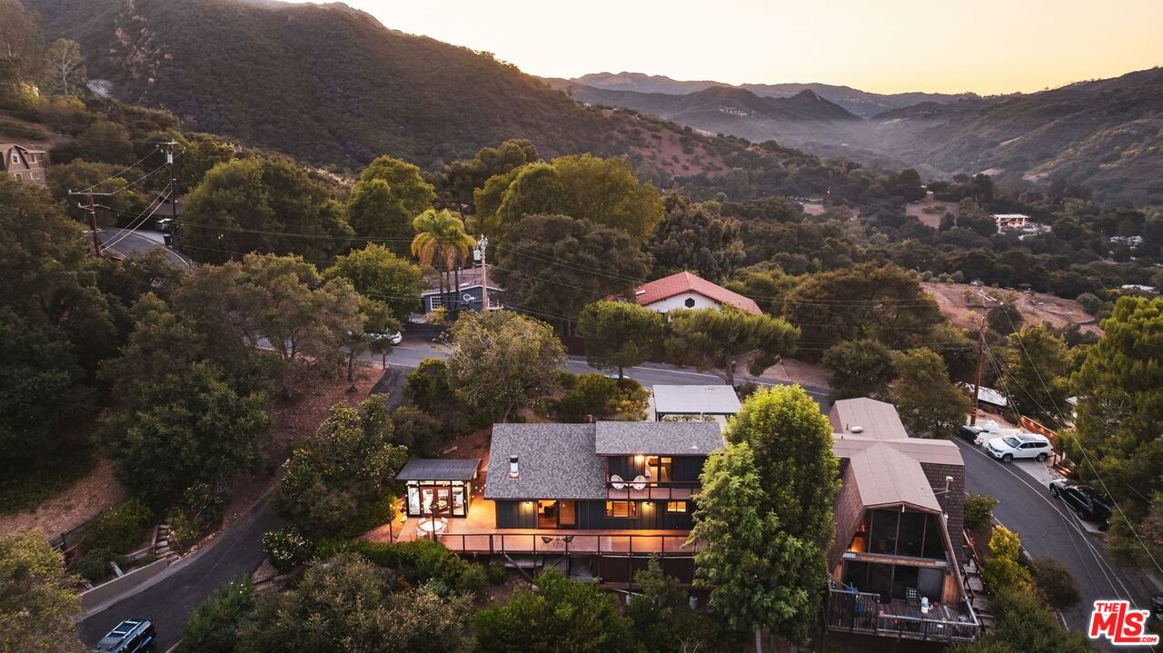 19806 Valley View Dr