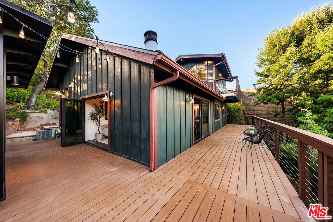 19806 Valley View Dr