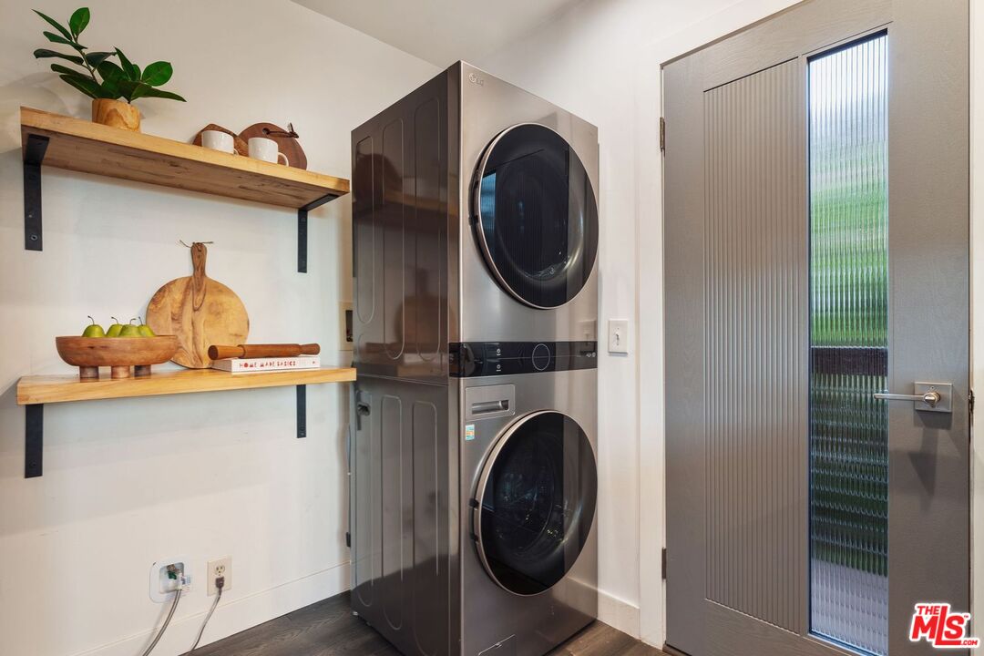 19806 Valley View Dr