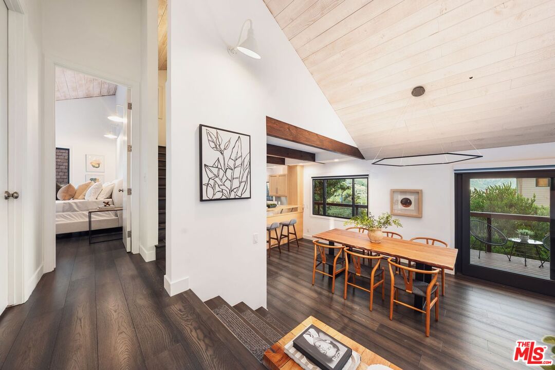 19806 Valley View Dr