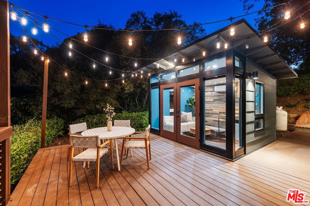 19806 Valley View Dr