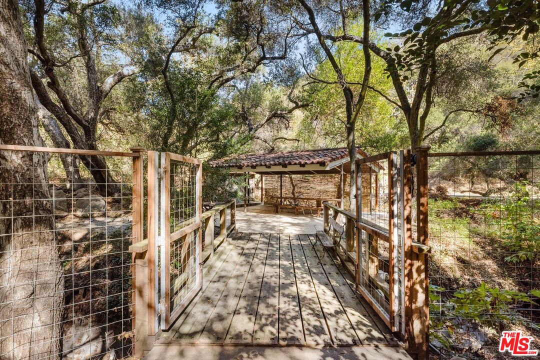647 Old Topanga Canyon Rd