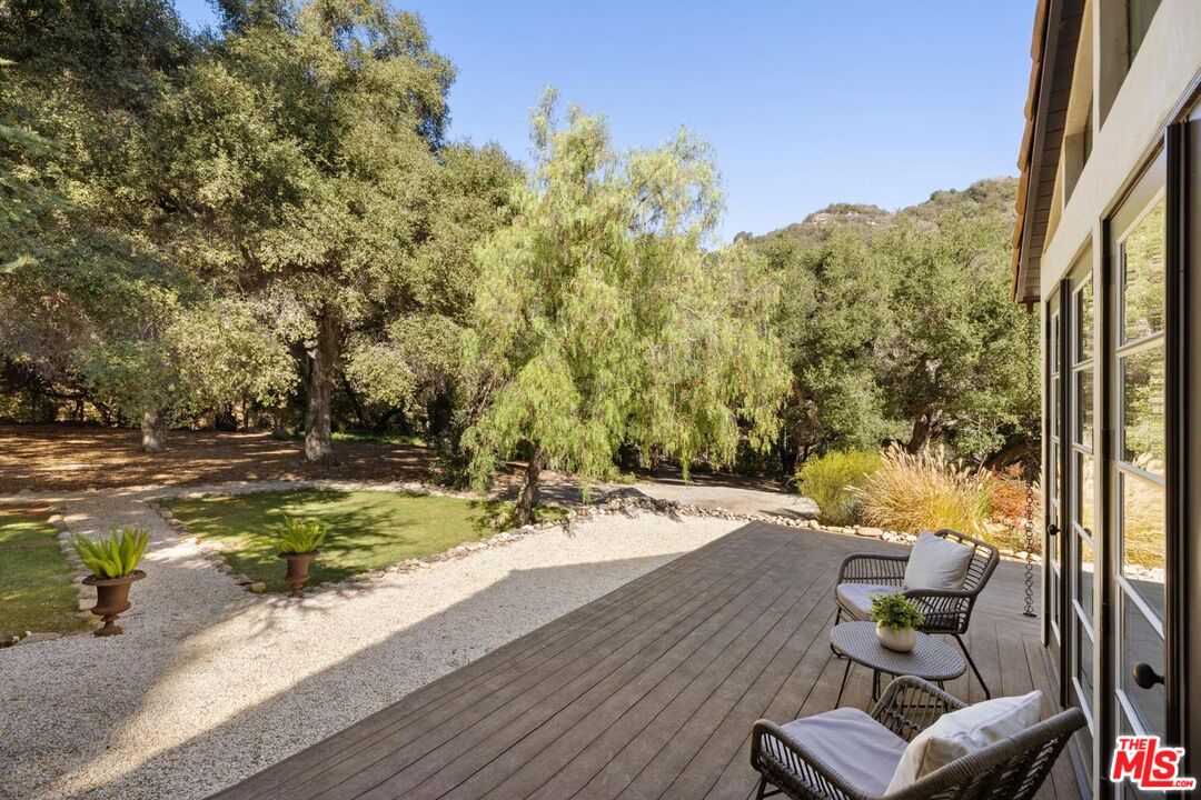 647 Old Topanga Canyon Rd