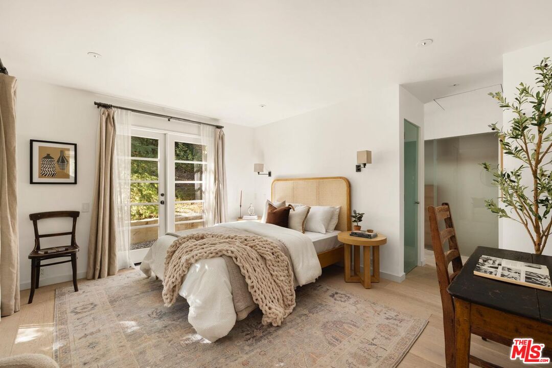 647 Old Topanga Canyon Rd