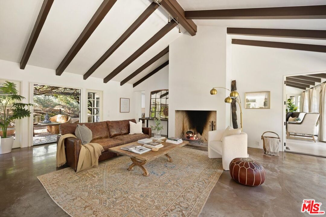 647 Old Topanga Canyon Rd